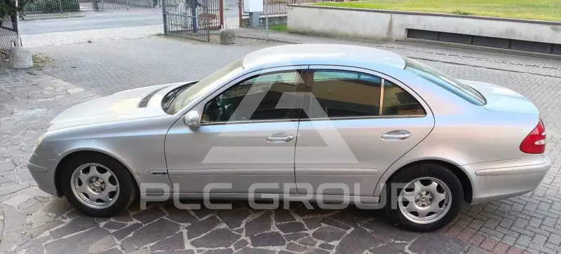 2004 Mercedes Benz E 200