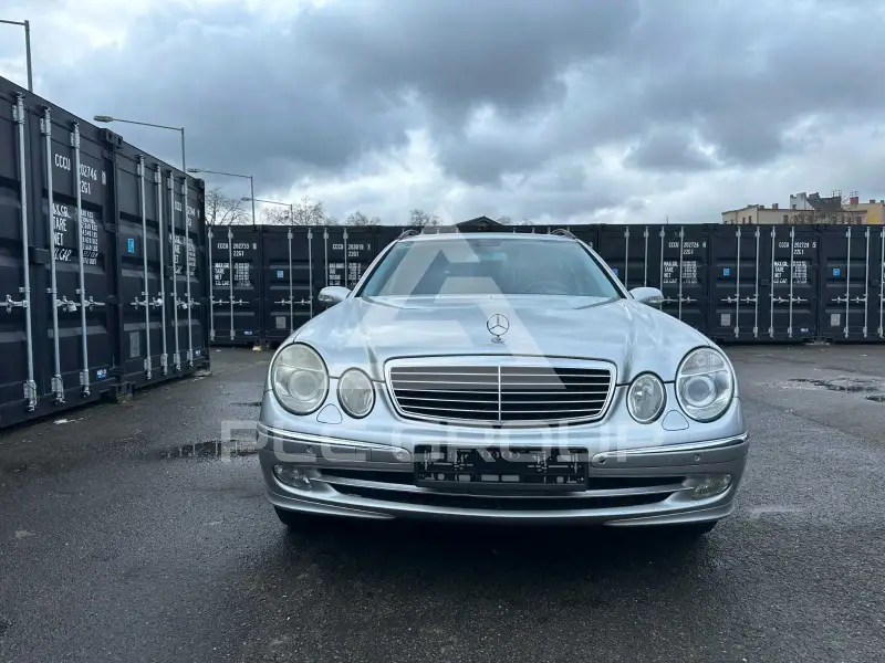 2004 Mercedes Benz E 200