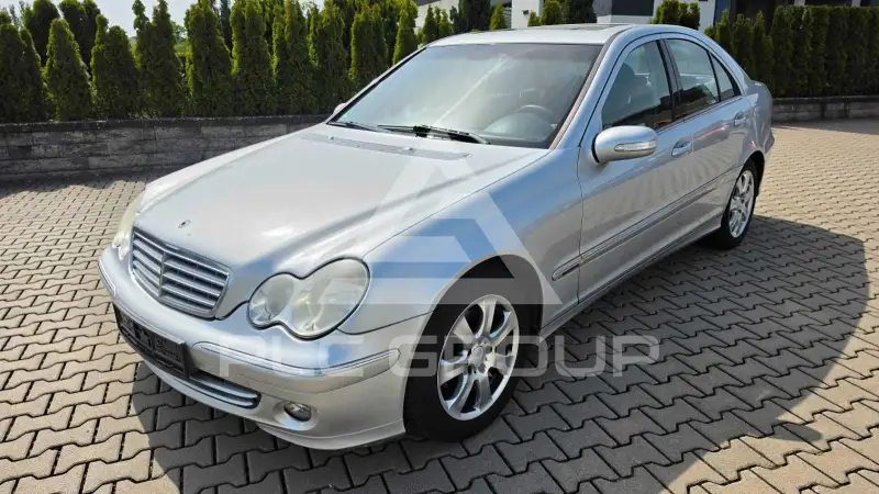 2004 Mercedes Benz C 200