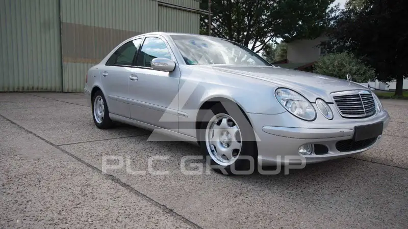 2004 Mercedes Benz E 220