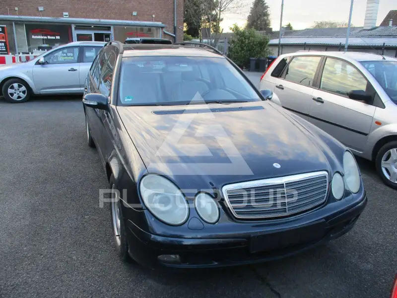 2004 Mercedes Benz E 220