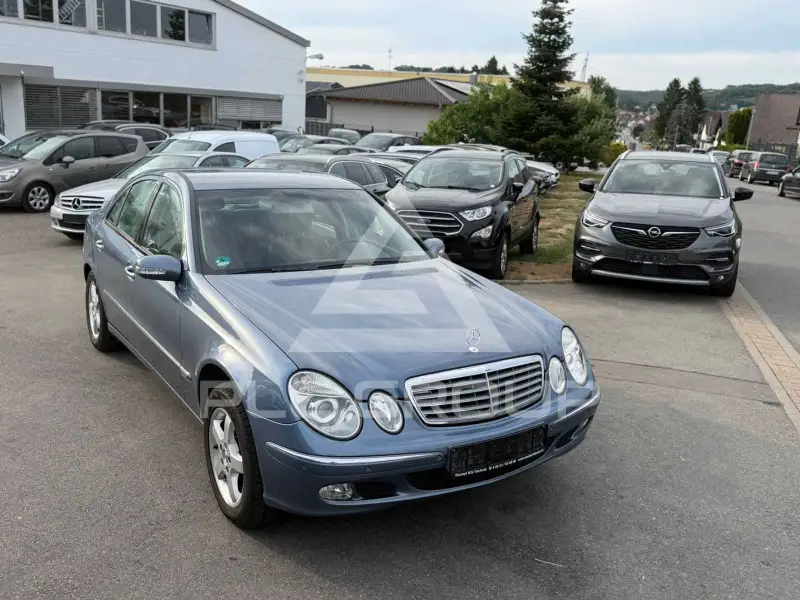 2004 Mercedes Benz E 220