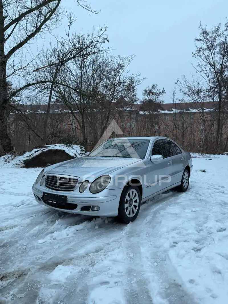 2004 Mercedes Benz E 220