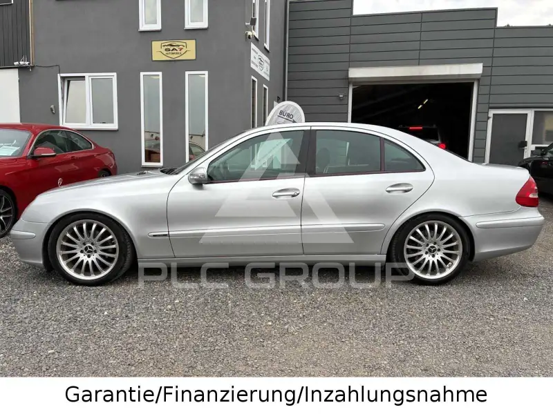 2004 Mercedes Benz E 220