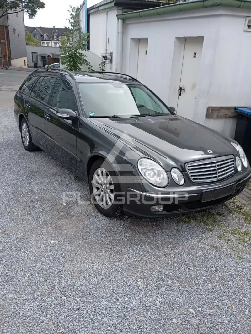 2004 Mercedes Benz E 220