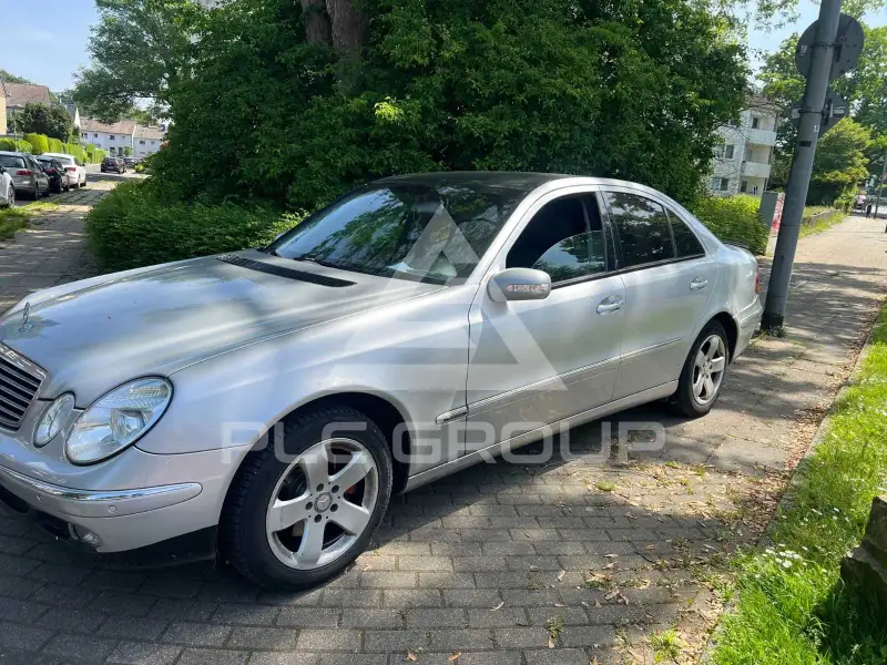 2004 Mercedes Benz E 220