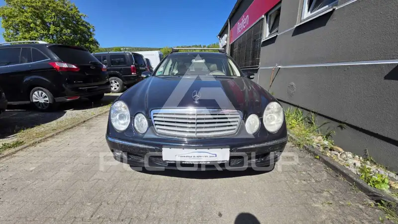 2004 Mercedes Benz E 220