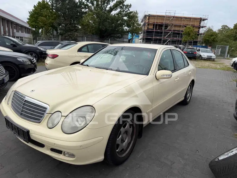 2004 Mercedes Benz E 220