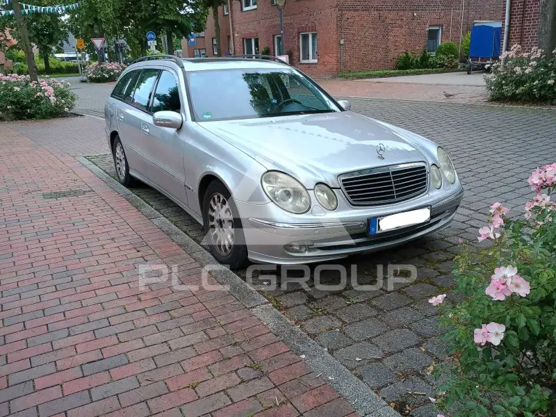 2004 Mercedes Benz E 220