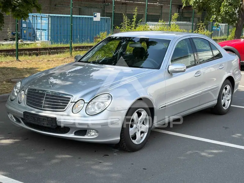 2004 Mercedes Benz E 220