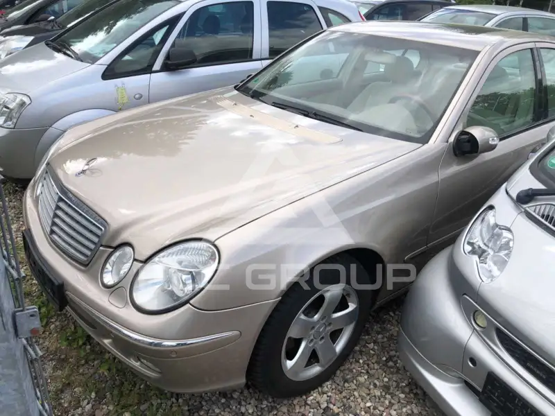 2004 Mercedes Benz E 220