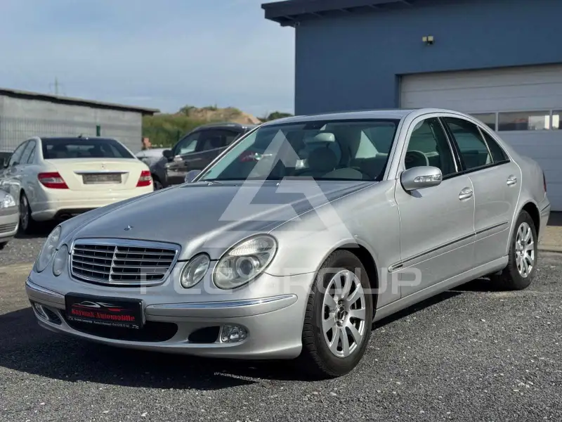 2004 Mercedes Benz E 220