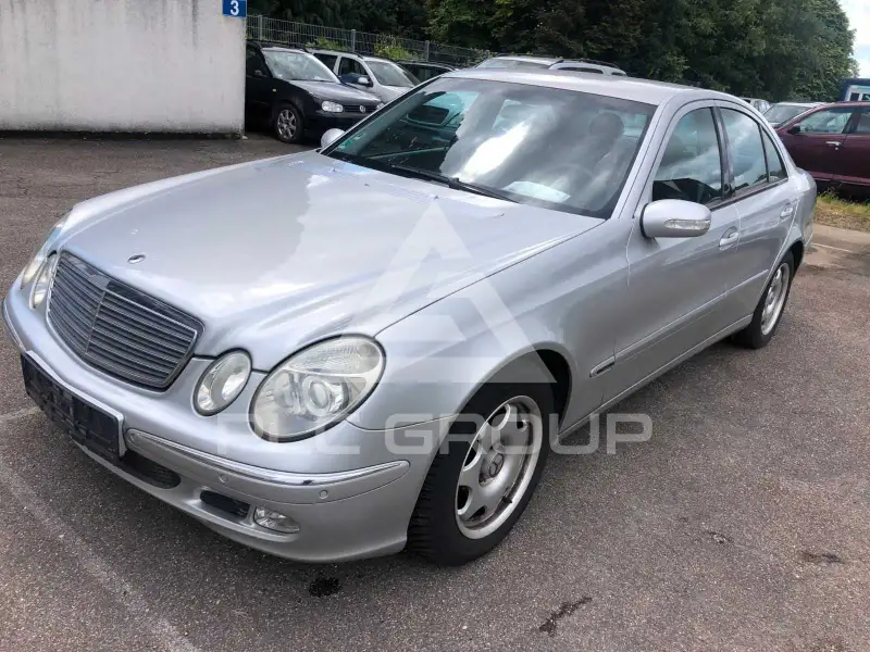 2004 Mercedes Benz E 220