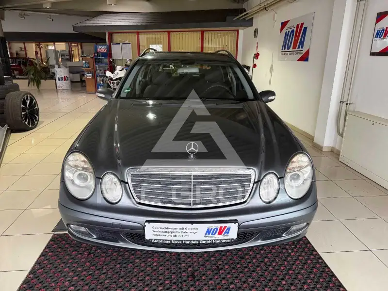 2004 Mercedes Benz E 220