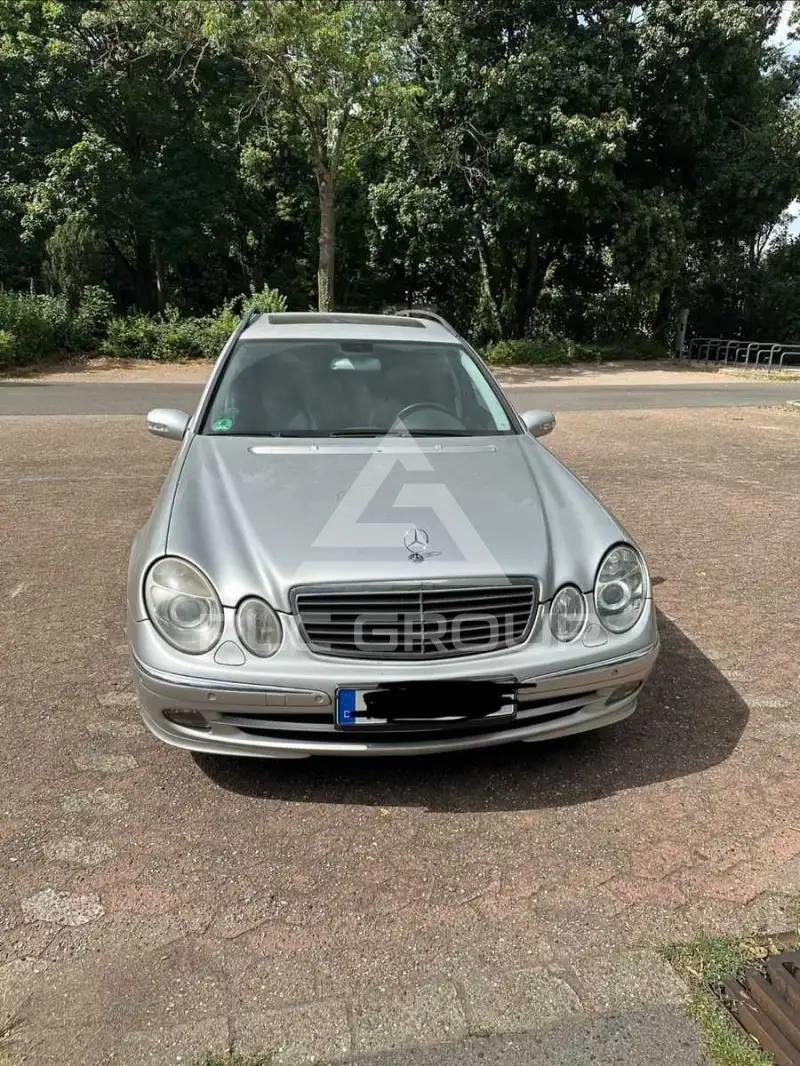 2004 Mercedes Benz E 220