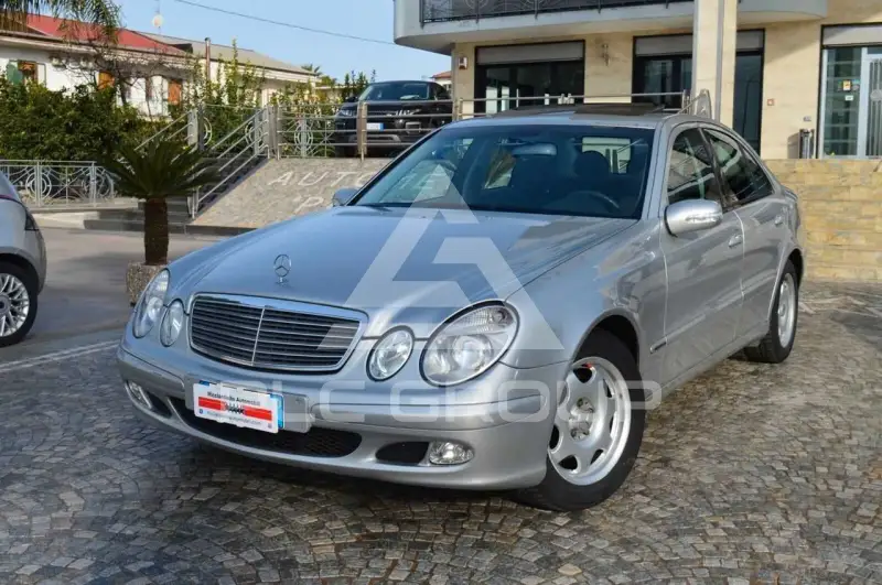 2004 Mercedes Benz E 220