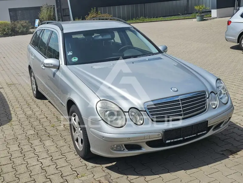 2004 Mercedes Benz E 220