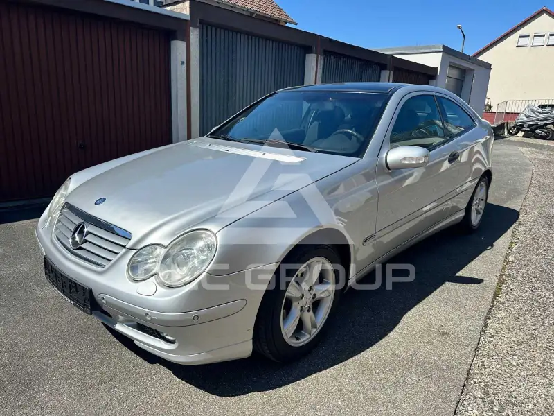 2004 Mercedes Benz CE 200
