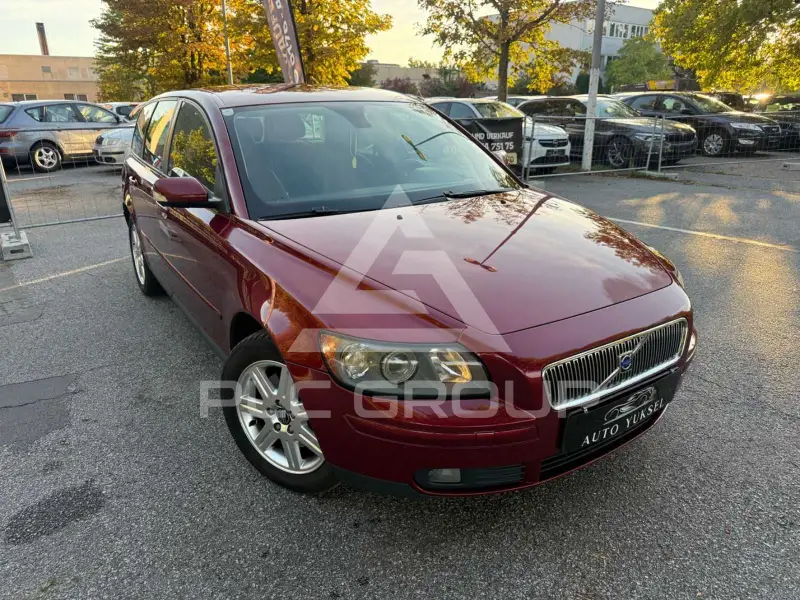 2004 Volvo V50