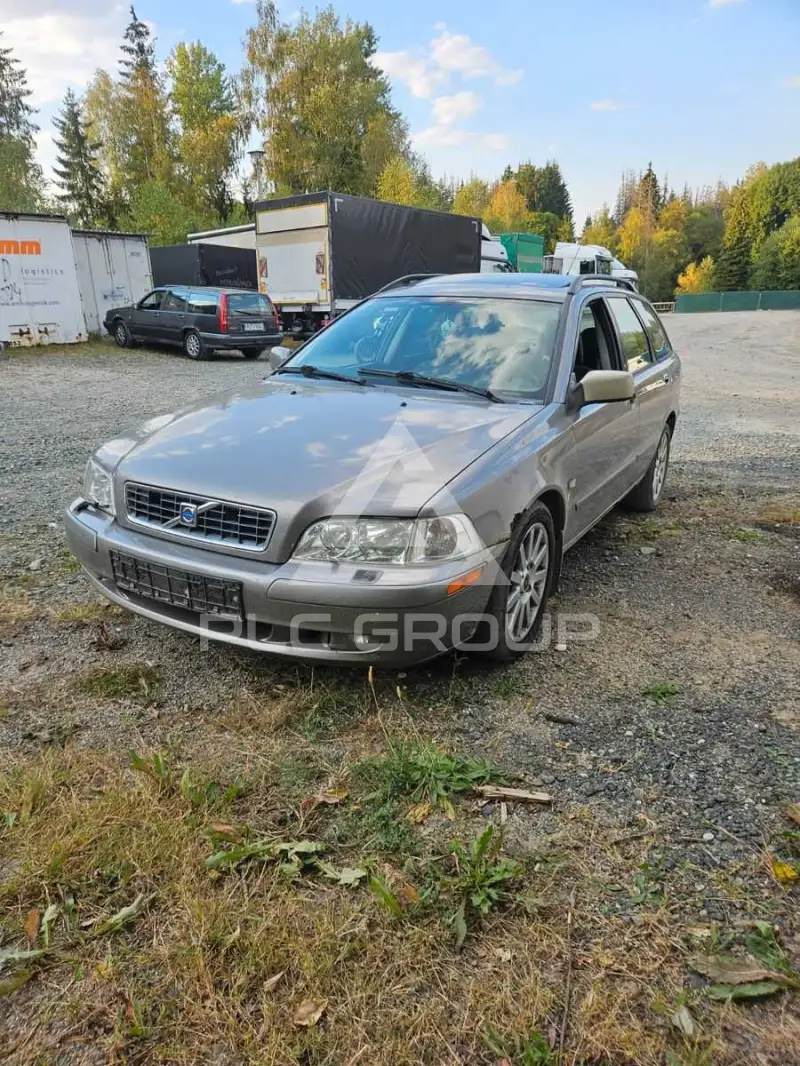 2004 Volvo V40