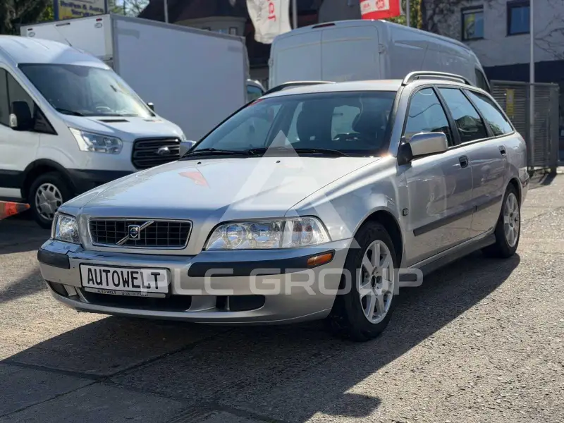 2004 Volvo V40