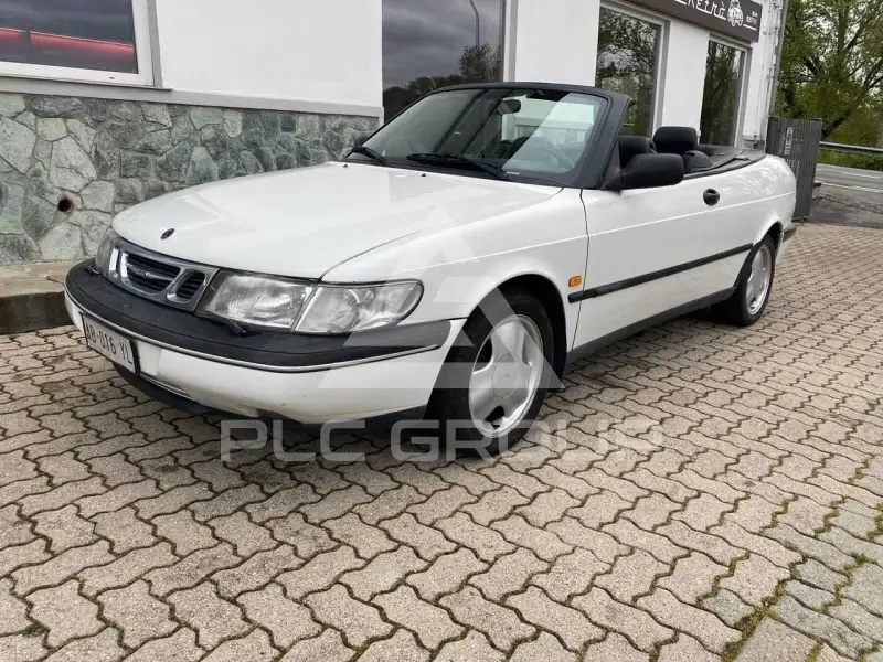 2004 SAAB 900