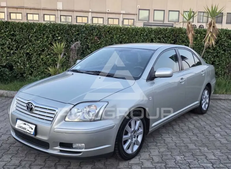 2004 Toyota Avensis