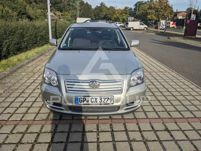 2004 Toyota Avensis