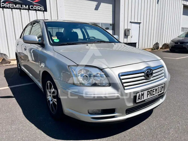 2004 Toyota Avensis