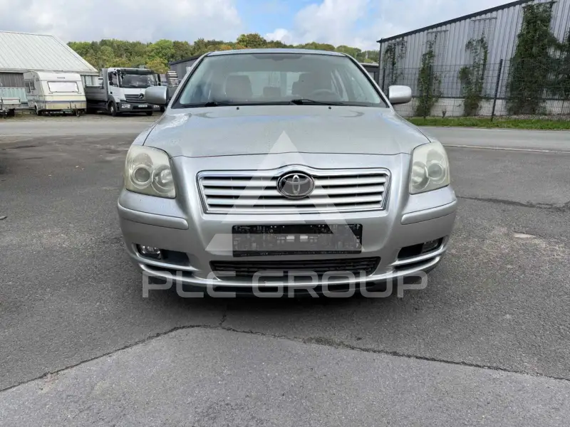 2004 Toyota Avensis