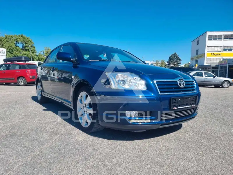 2004 Toyota Avensis