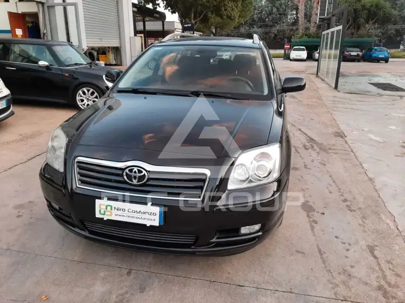 2004 Toyota Avensis