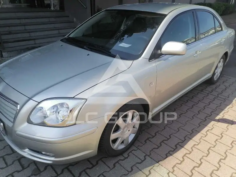 2004 Toyota Avensis