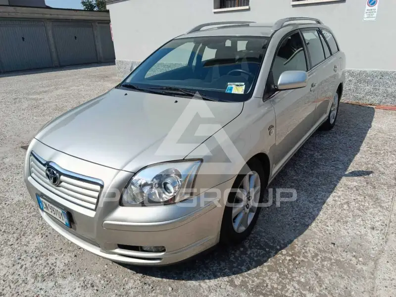 2004 Toyota Avensis