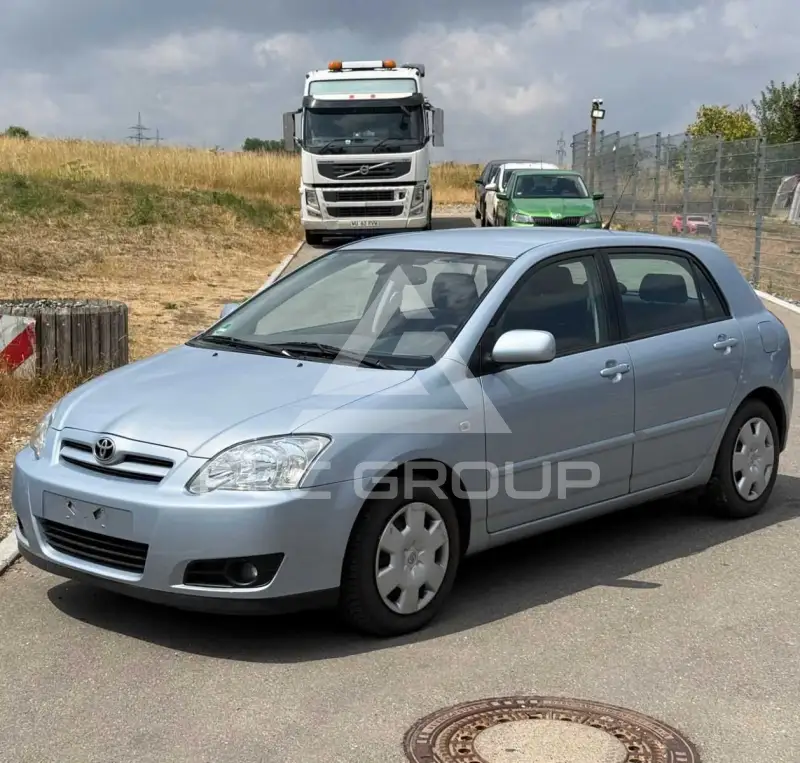 2004 Toyota COROLLA