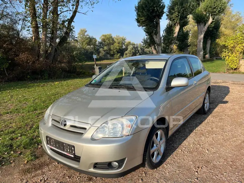 2004 Toyota COROLLA