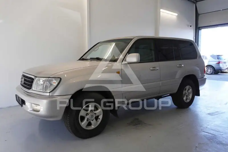 2004 Toyota LAND CRUISER
