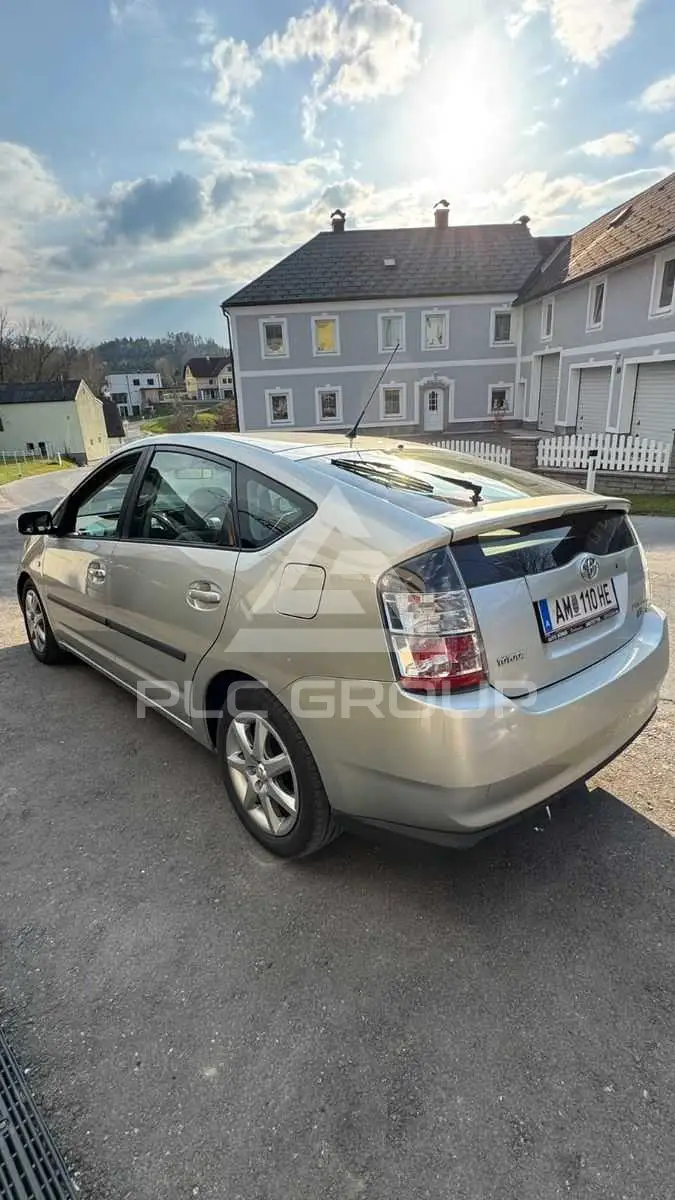 2004 Toyota PRIUS