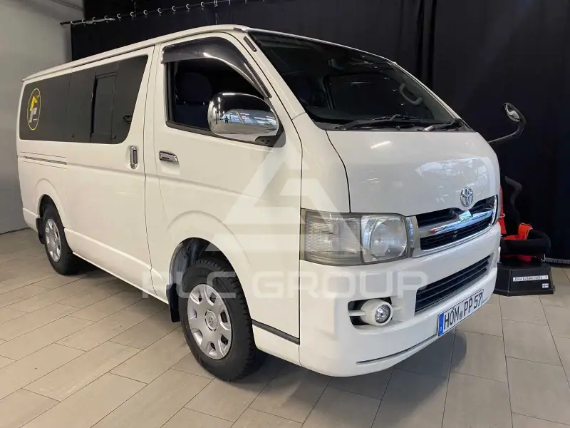 2004 Toyota Hiace
