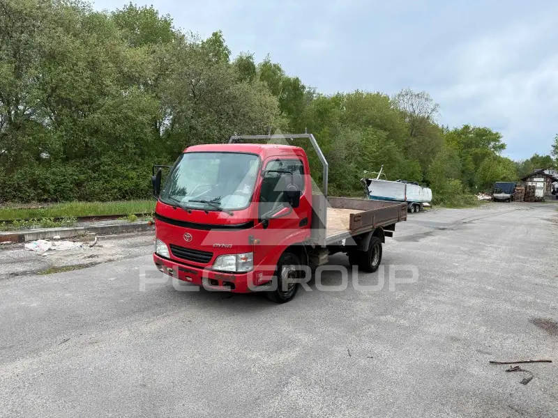 2004 Toyota Dyna
