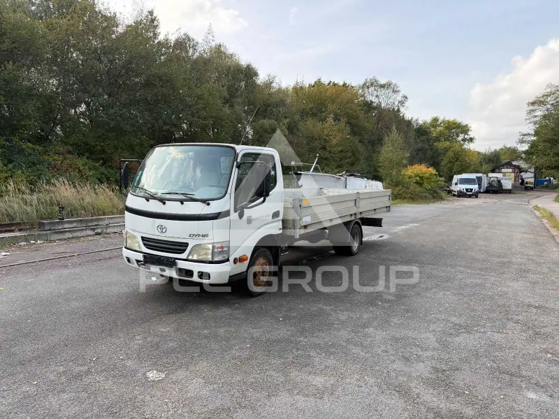 2004 Toyota Dyna