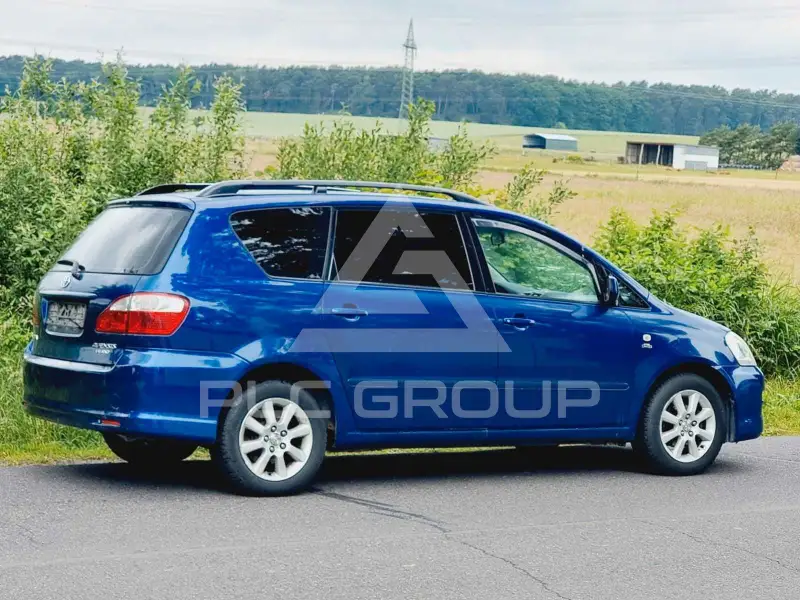 2004 Toyota Avensis