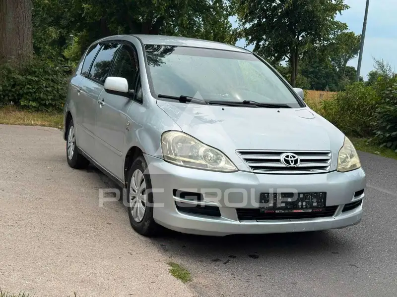 2004 Toyota Avensis