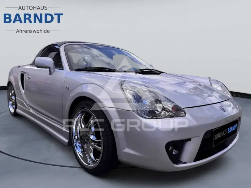 2004 Toyota MR2