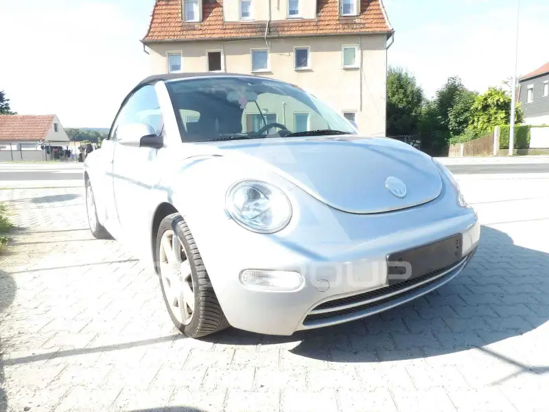 2004 Volkswagen BEETLE