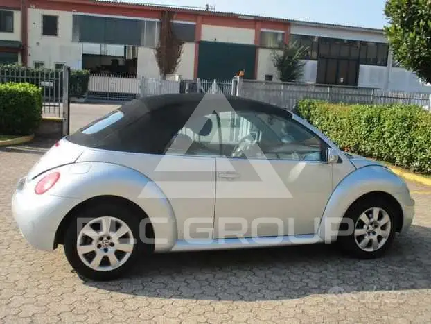 2004 Volkswagen BEETLE