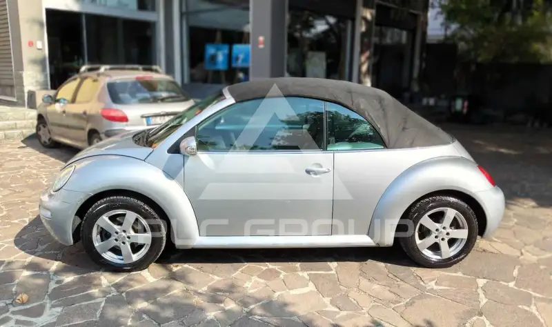 2004 Volkswagen BEETLE
