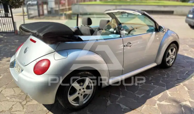2004 Volkswagen BEETLE