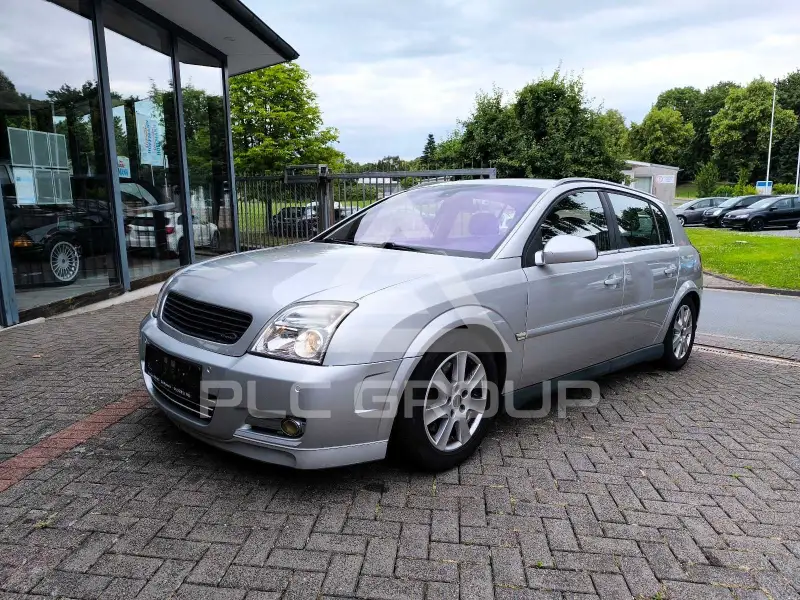 2004 Opel Signum
