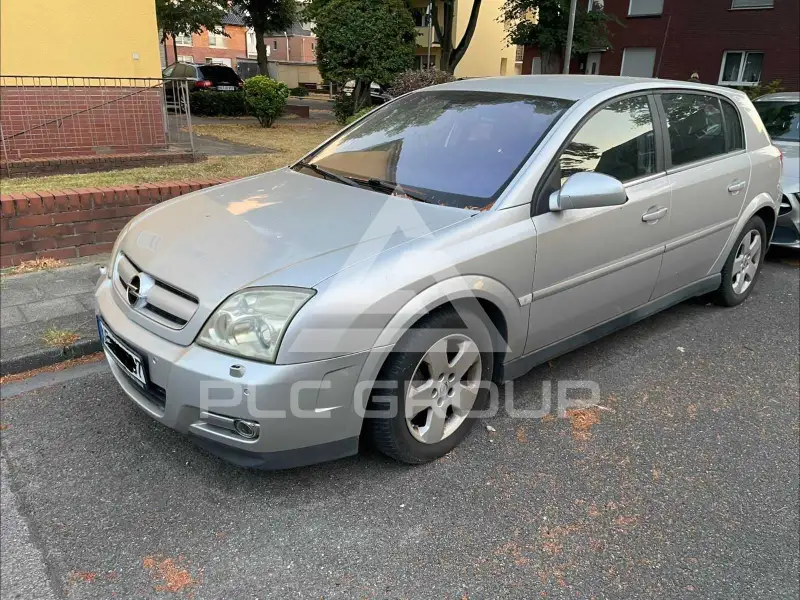 2004 Opel Signum